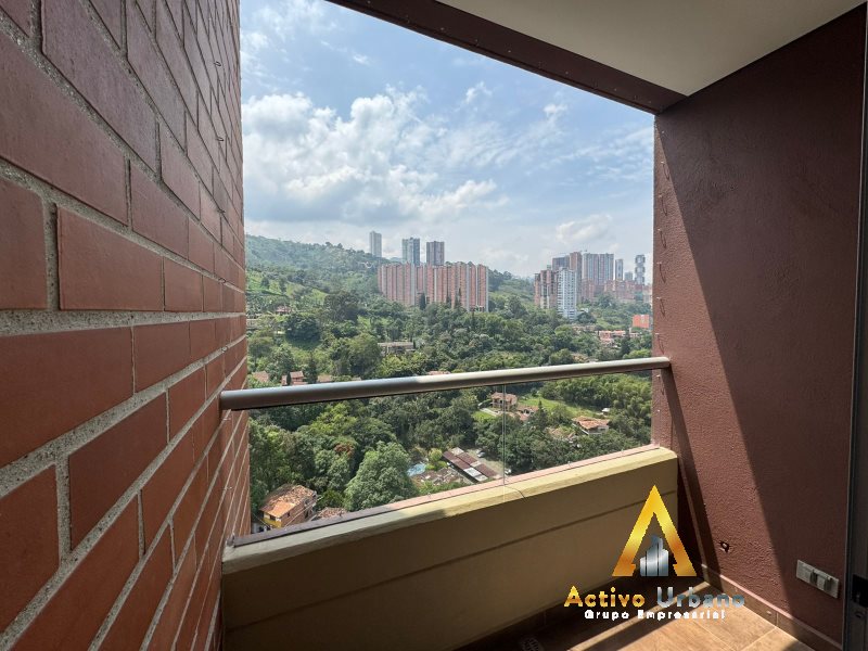 foto_104782_901271444_7814182625_ss