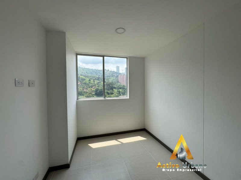 foto_104782_901271444_7841421788_ss