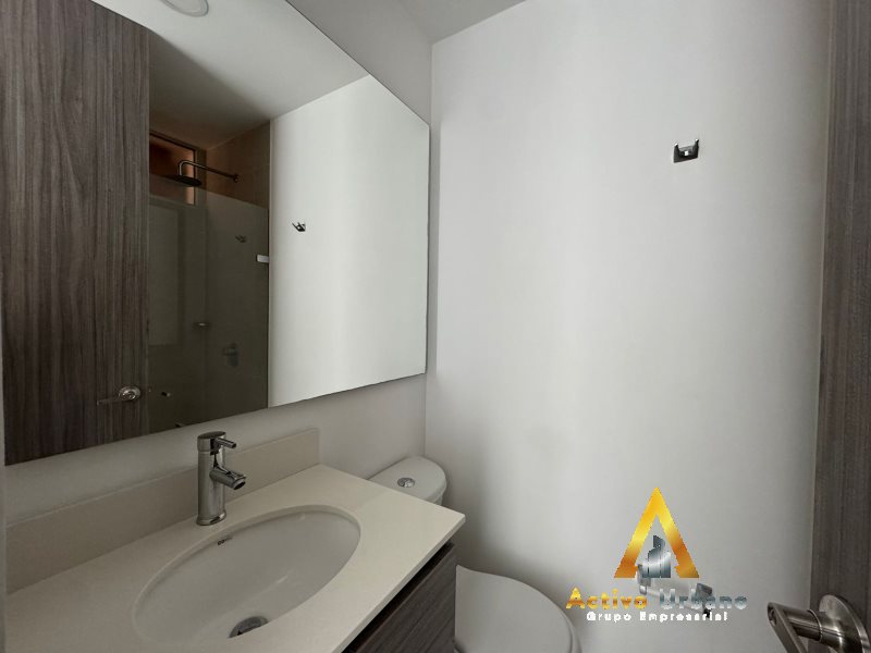 foto_104782_901271444_7882679810_ss