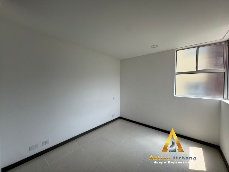 foto_104782_901271444_7885207387_ss