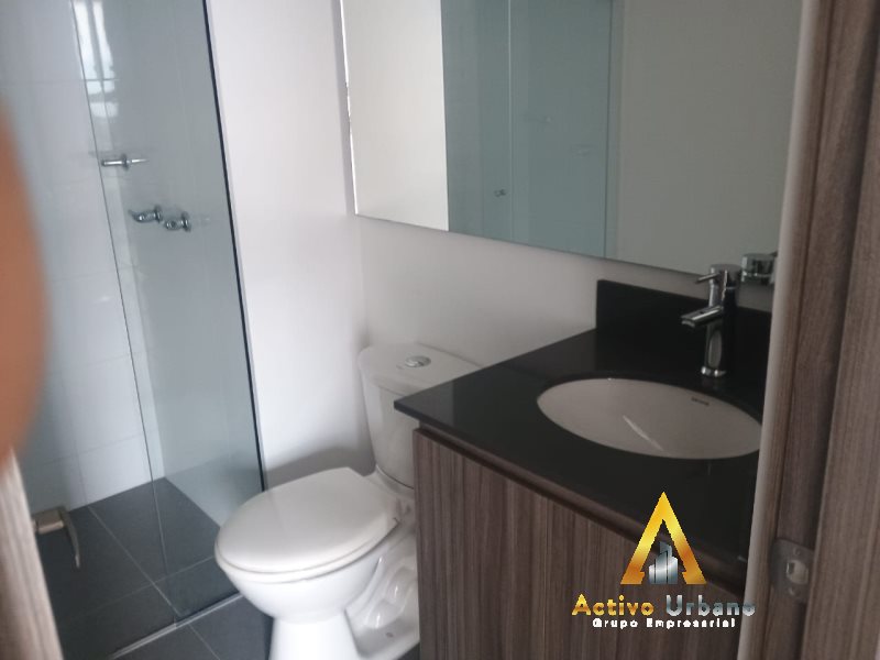 foto_104782_901271444_8566338280_ss