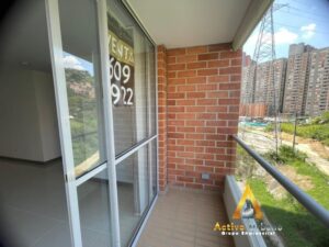 foto_104782_901271444_8851592401_ss