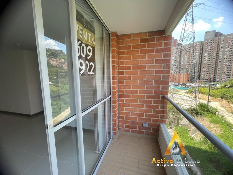 foto_104782_901271444_8851592401_ss