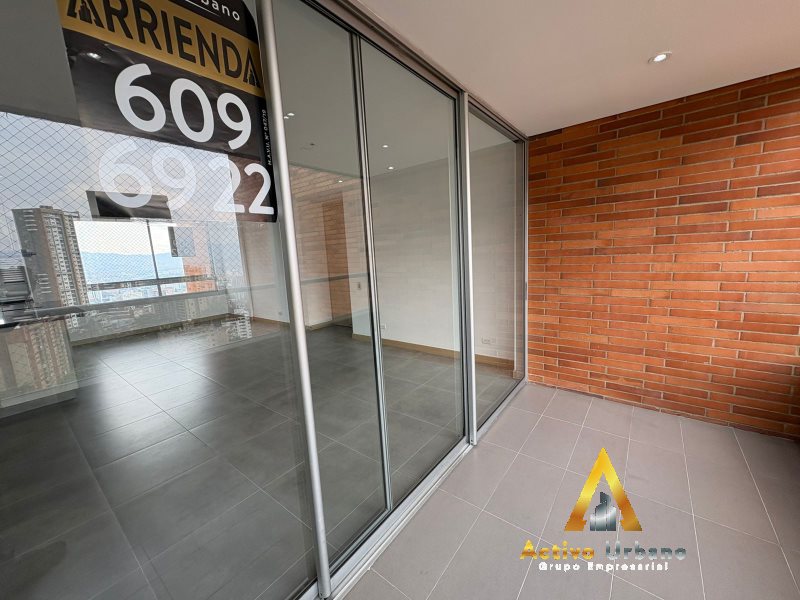 foto_104782_901271444_8953015198_ss