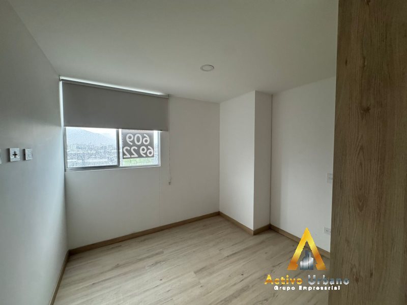 foto_104782_901271444_9288563268_ss