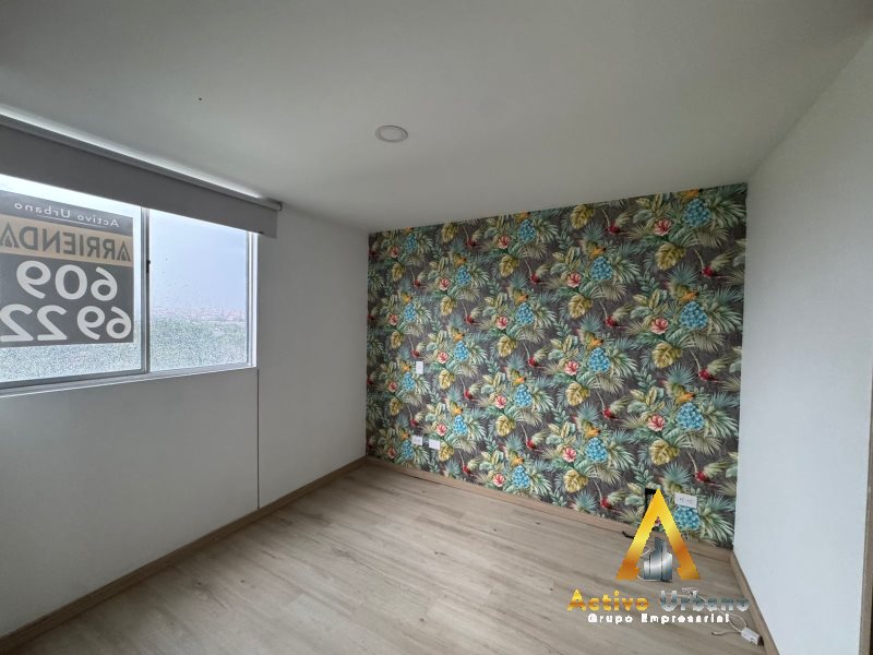 foto_104782_901271444_9305013198_ss