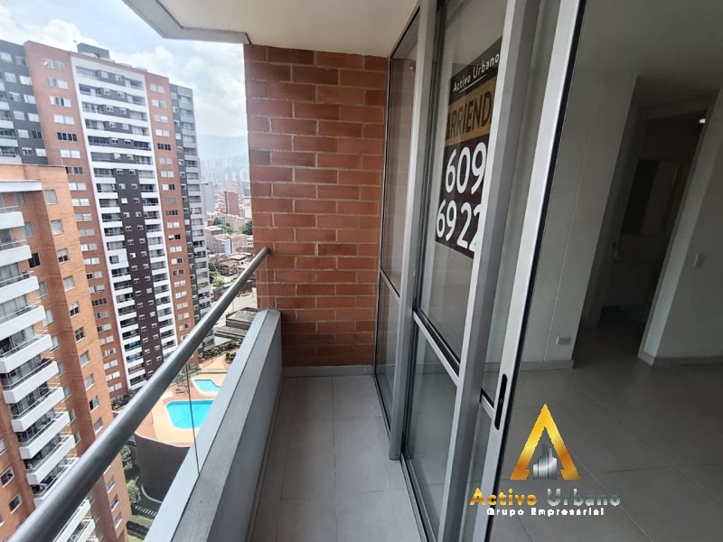 foto_104782_901271444_9500859268_ss