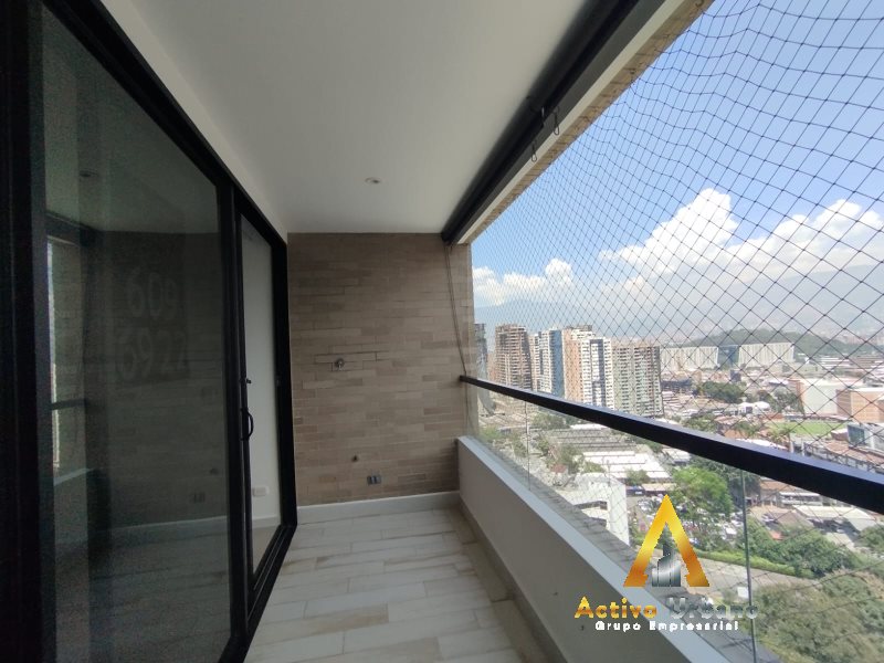 foto_104782_901271444_9560745714_ss