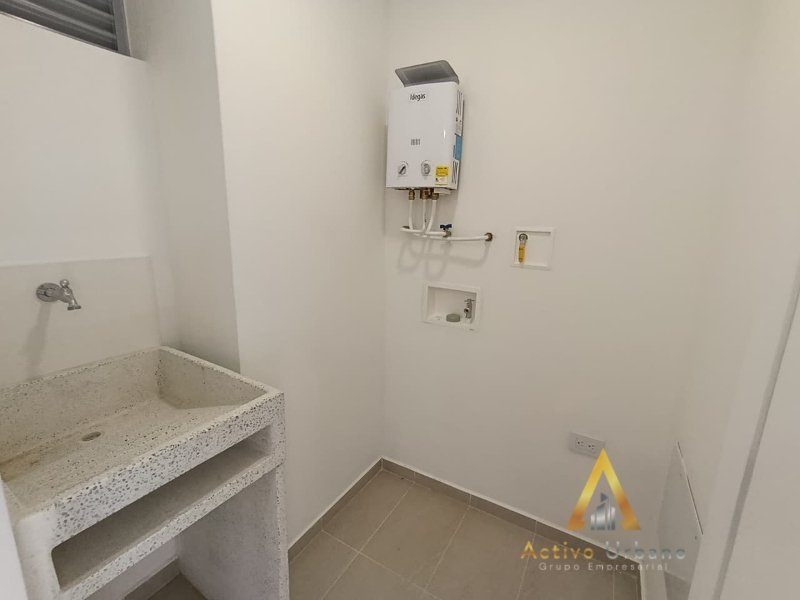 foto_104782_901271444_0934476771_ss