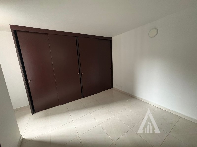 foto_104782_901271444_1189062711_ss