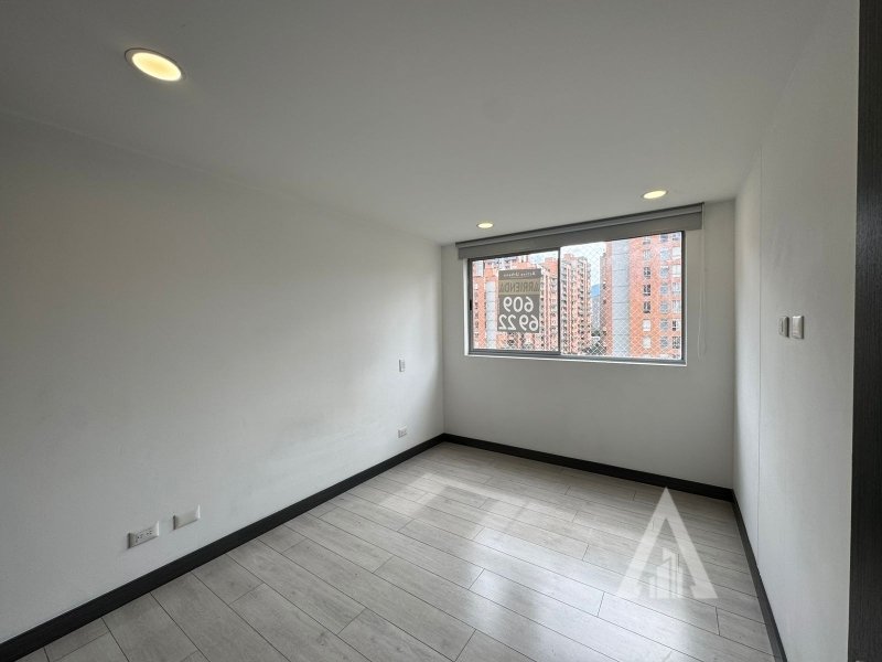 foto_104782_901271444_4668338059_ss