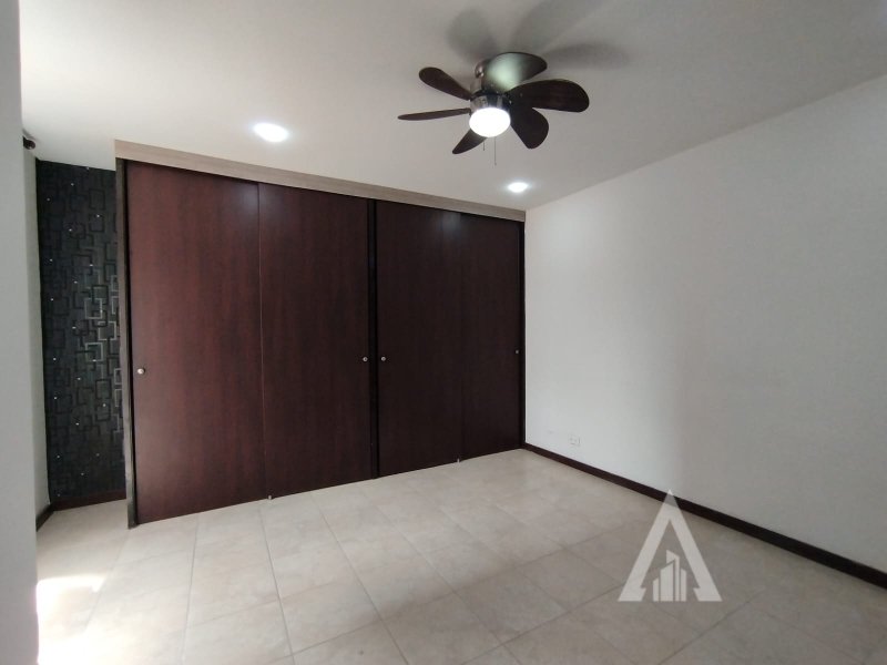 foto_104782_901271444_4832370824_ss