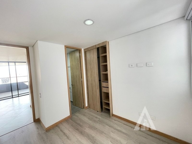 foto_104782_901271444_4910330723_ss