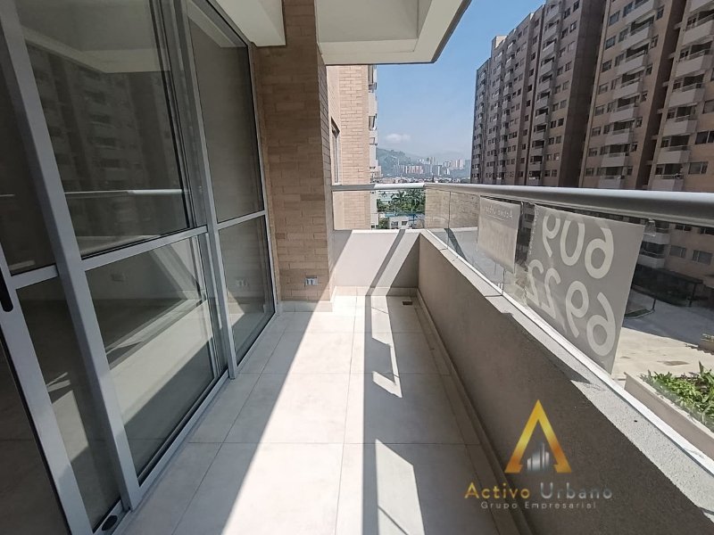 foto_104782_901271444_6144160416_ss