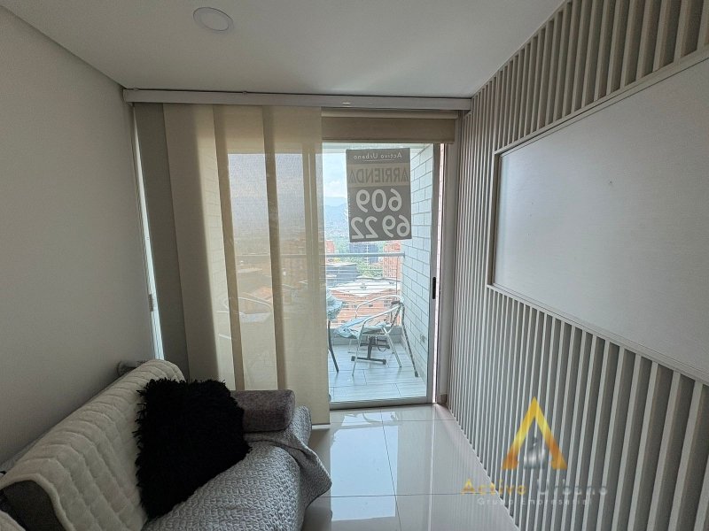 foto_104782_901271444_6373300926_ss