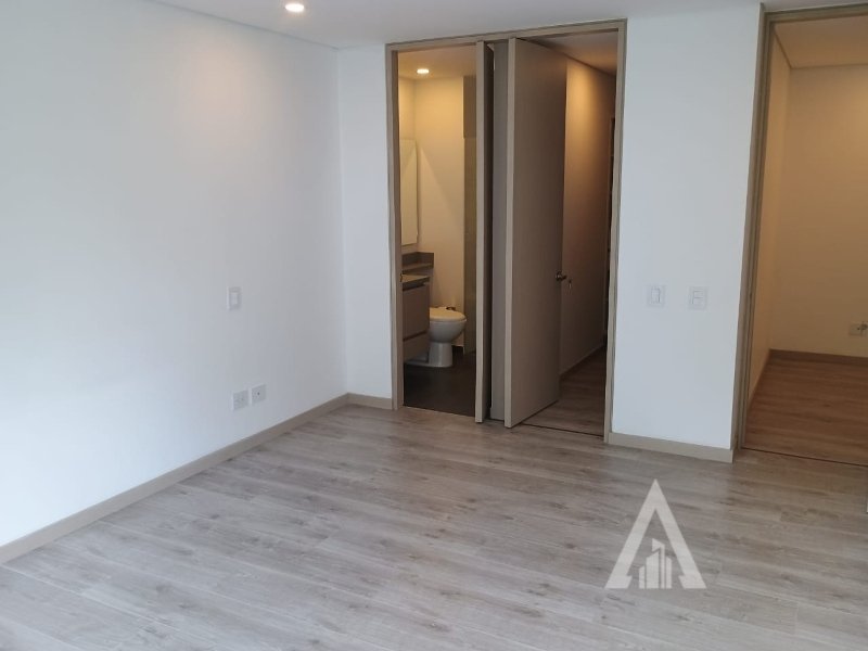 foto_104782_901271444_7278203503_ss