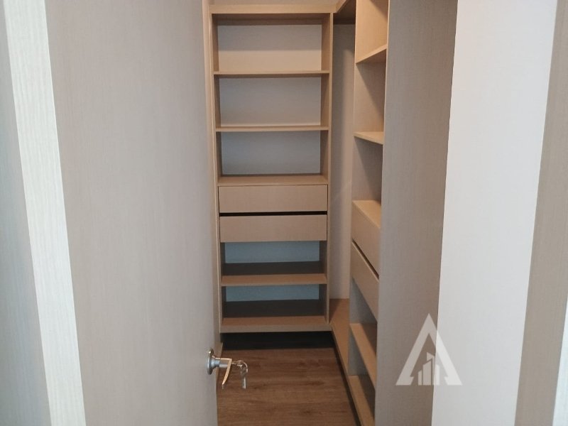 foto_104782_901271444_7299406778_ss