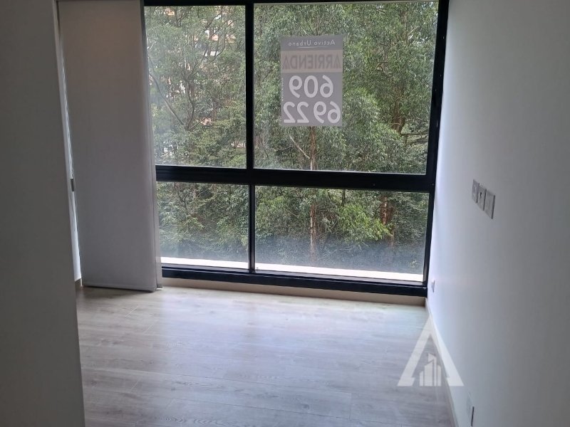 foto_104782_901271444_7317659043_ss