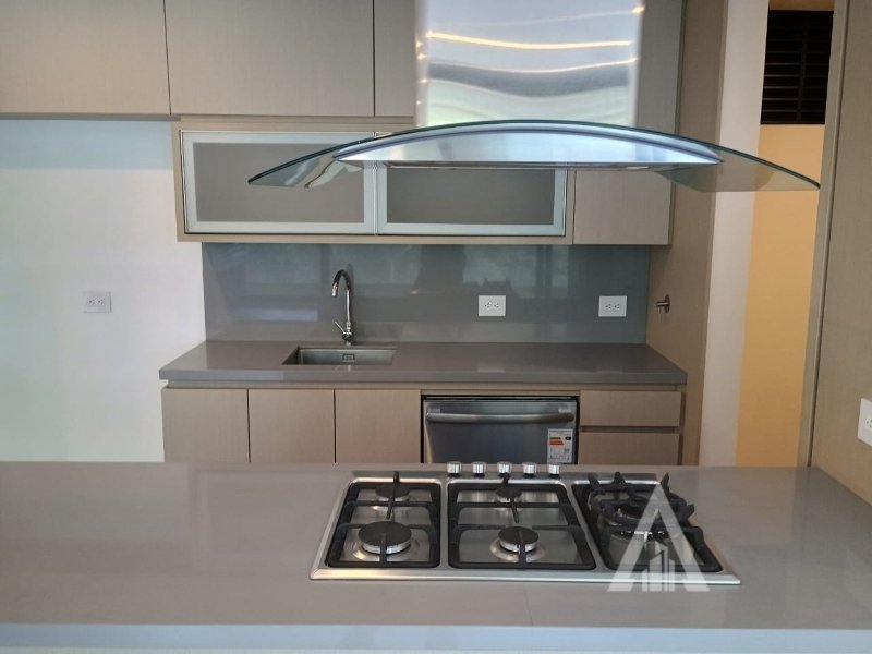 foto_104782_901271444_7351378981_ss