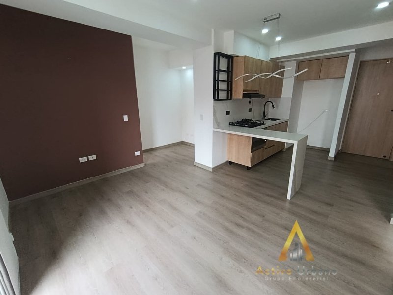 foto_104782_901271444_7420081443_ss