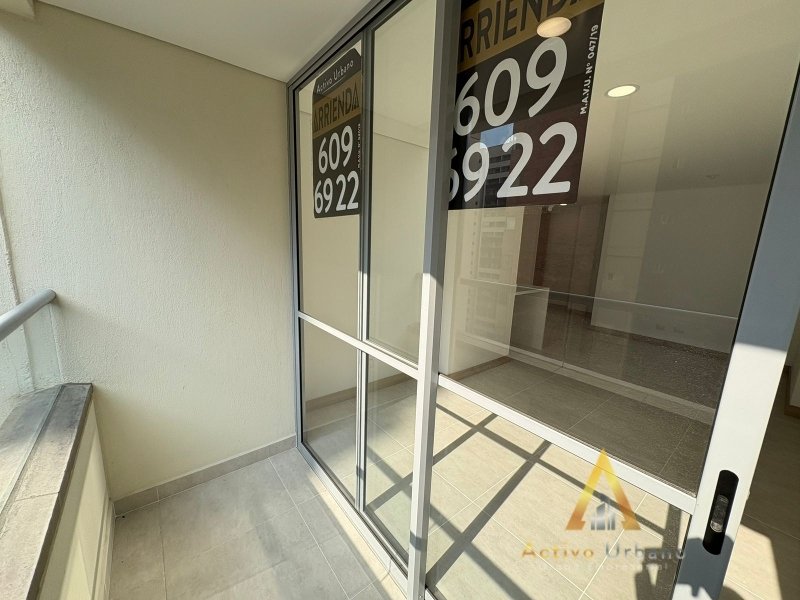 foto_104782_901271444_7644110908_ss