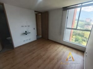 foto_104782_901271444_7898591210_ss