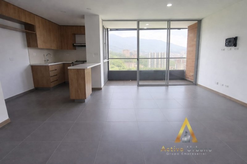 foto_104782_901271444_8039300560_ss