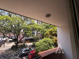 foto_104782_901271444_8280656628_ss