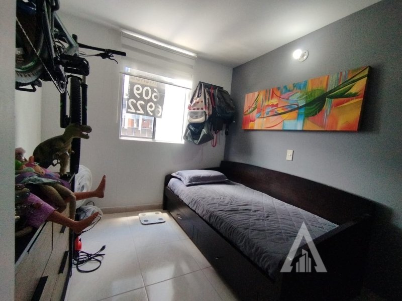 foto_104782_901271444_8706421585_ss