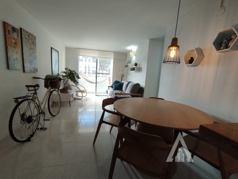 foto_104782_901271444_8708983306_ss