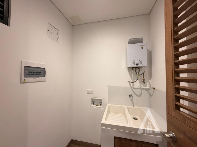 foto_104782_901271444_9140188137_ss