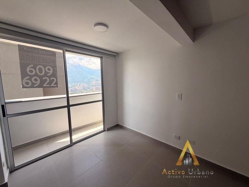 foto_104782_901271444_9389187510_ss