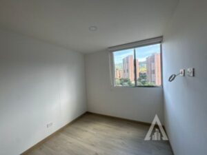 foto_104782_901271444_9787179228_ss