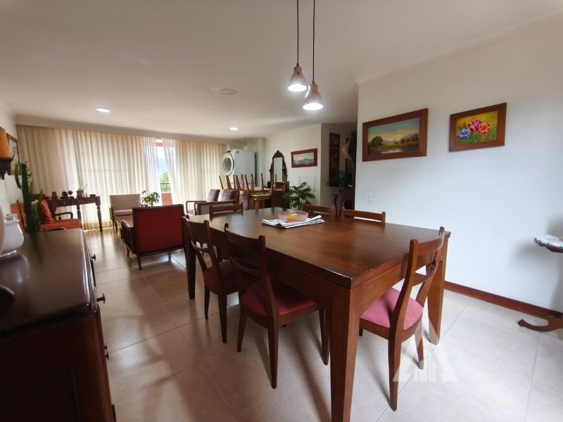 foto_104782_901271444_9940838900_ss